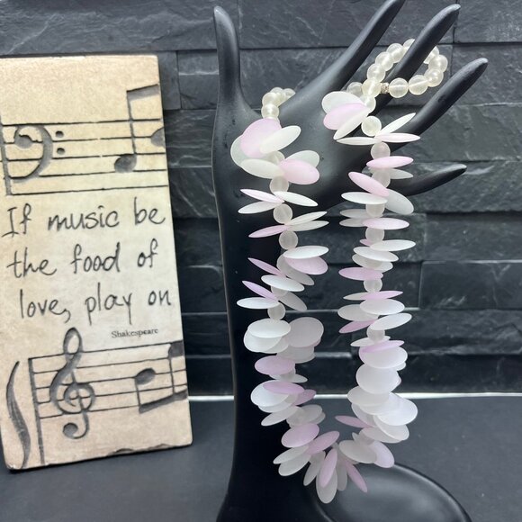 Vintage Mod Beaded Pastel Pink and White Frost Beaded Beaded Necklace, 20" long - Picture 1 of 4